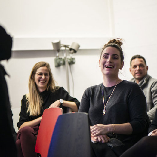 Inspiration, training and networking Étudiantes qui rigolent